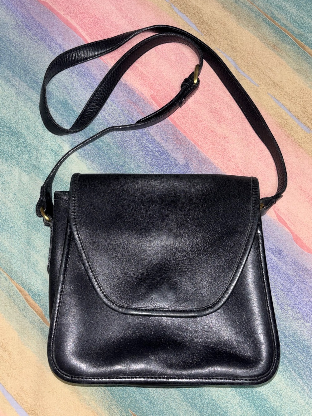 VINTAGE COACH  crossbody Shoulder Bag Black Leather 90s Retro